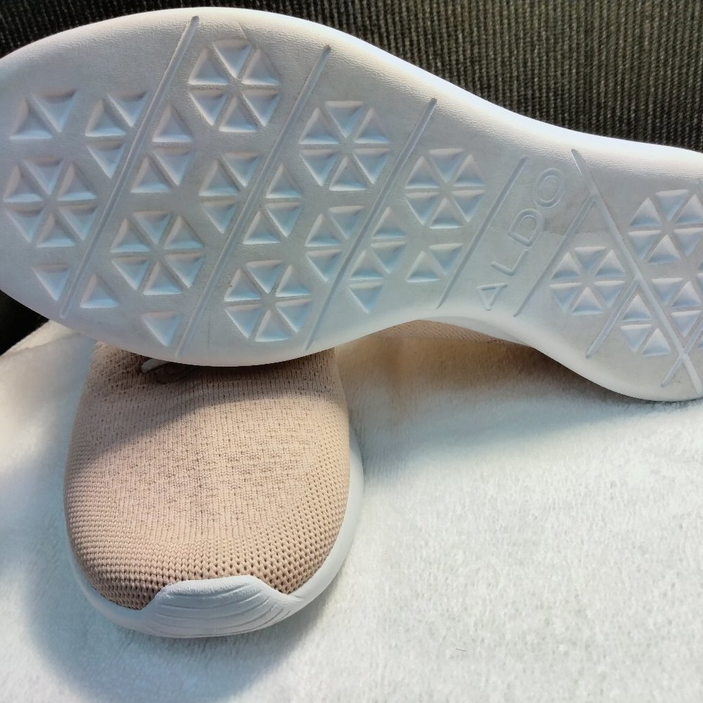 WOMEN'S mesh shoes